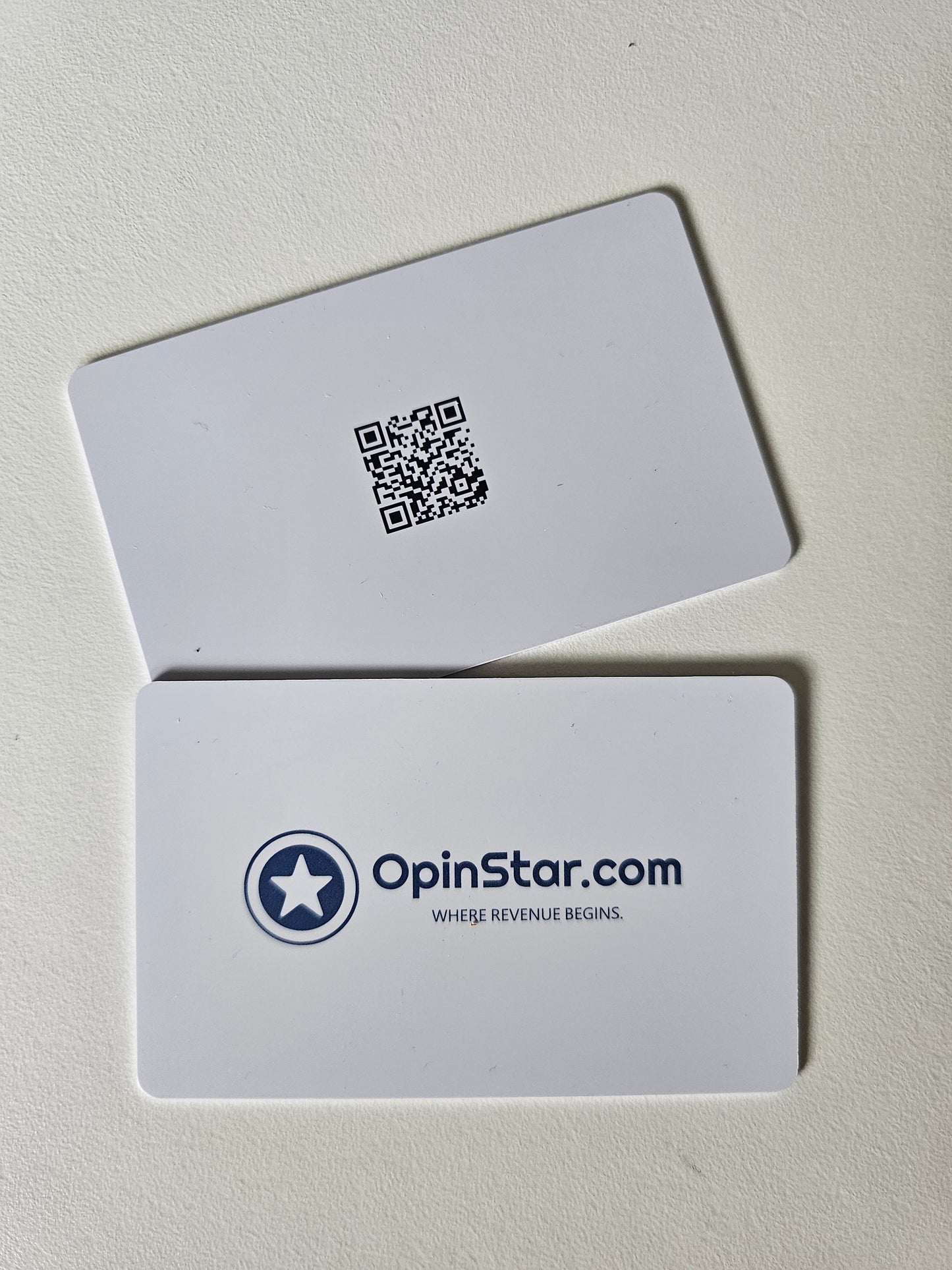 NFC-Business Karte Logo OpinStar mit QR-Code
