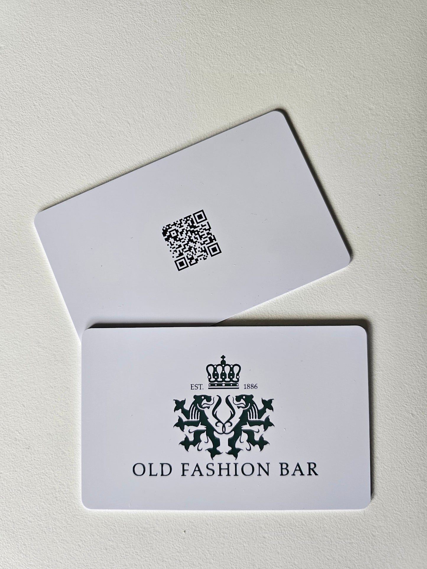 NFC-Business Card weiss mit Deinem Logo und QR-Code